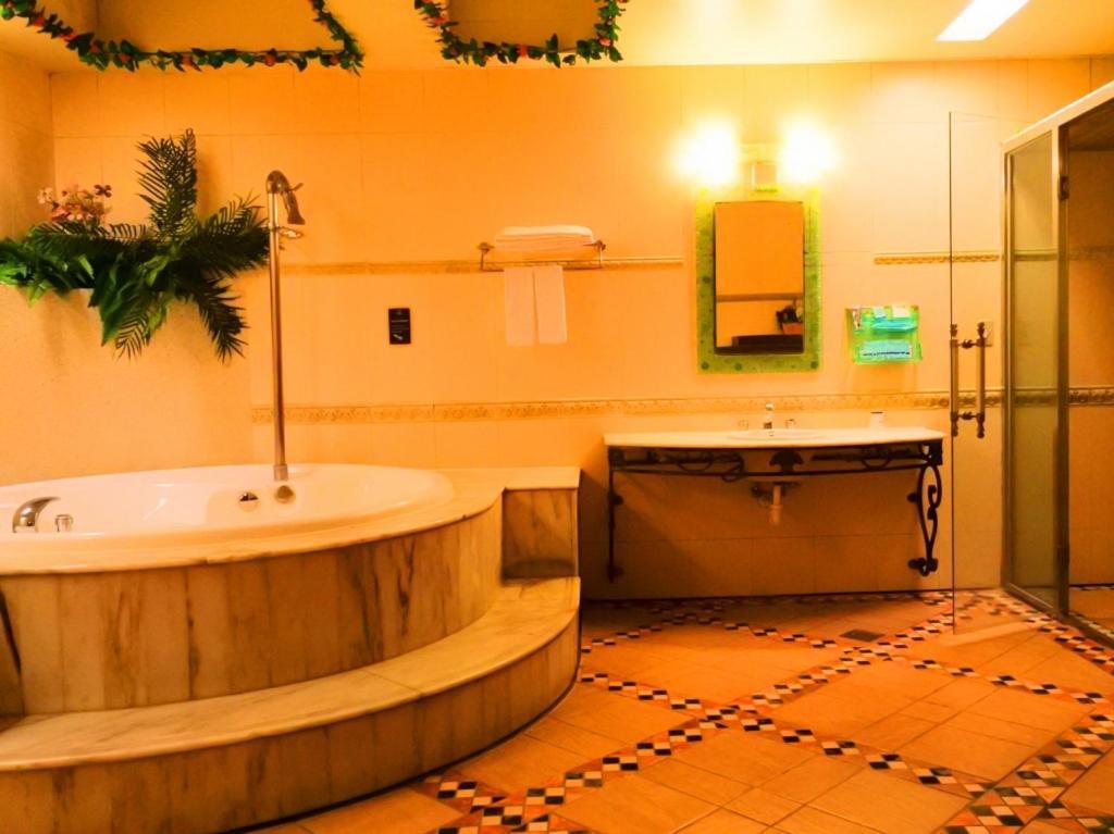 Swan Lake Motel Guishan Εξωτερικό φωτογραφία