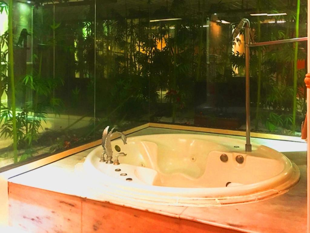 Swan Lake Motel Guishan Εξωτερικό φωτογραφία